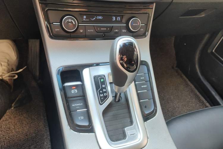 Used Geely Auto Emgrand GL 2017 1.8L DCT Elite Model
