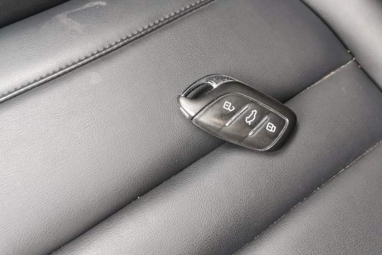 Used Roewe RX5 MAX 2019 300TGI Automatic Smart Cabin Flagship Edition
