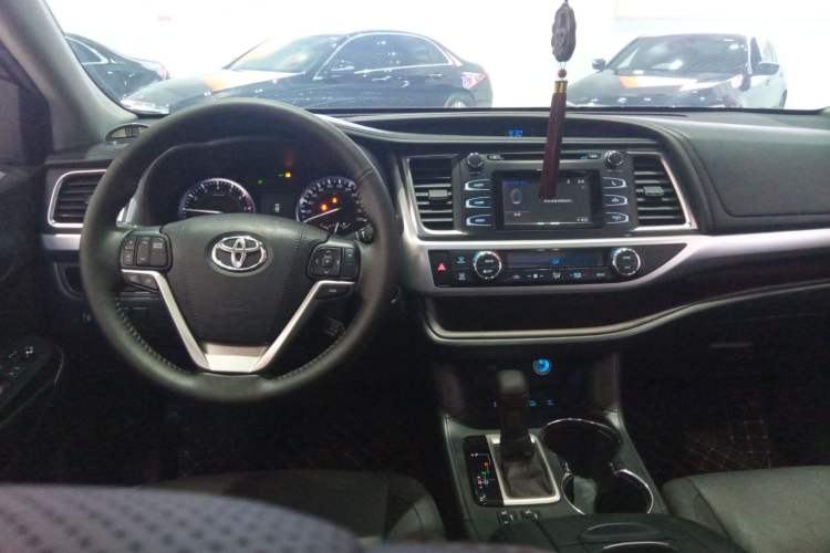 Used Toyota Highlander 2015 2.0T Four-Wheel Drive Luxury Edition 7-Seater