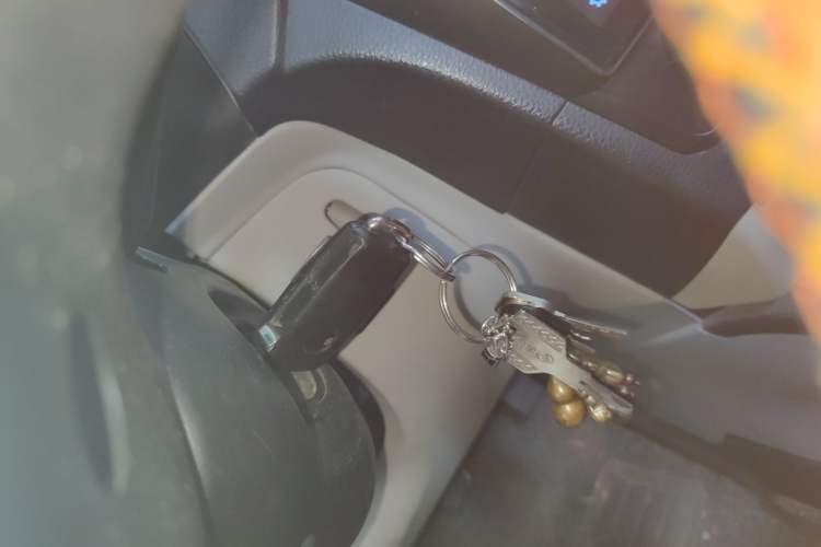 Used Soueast V3 Lingyue 2014 1.5L Manual Entry-Level Version Vehicle Key