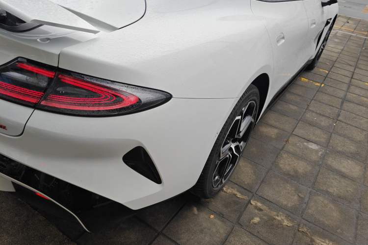 Used Xiaomi Auto SU7 2024 Four-Wheel Drive Ultra-Long Range Advanced Intelligent Driving Max Edition Exterior 3