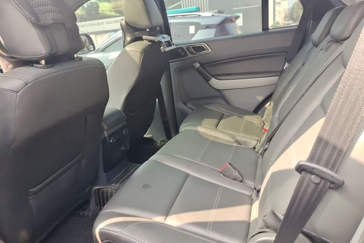 Used Ford Everest 2017 2.0T Gasoline Automatic 4x4 Luxury Edition 5 Seats
