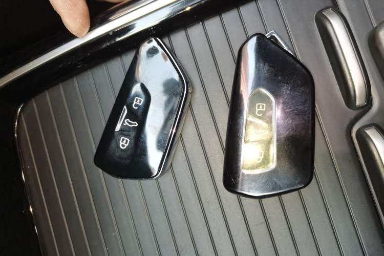 Used Volkswagen ID.6 CROZZ 2022 Long-Range PRO Edition Vehicle Key