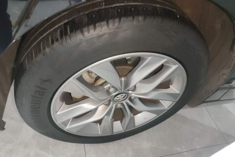 Used Toyota Avalon 2019 2.5L Ambition Version China VI Standard
