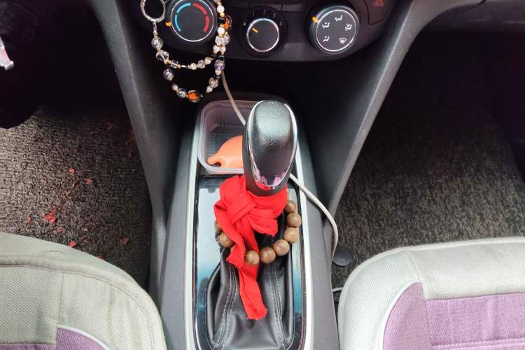 Used Chevrolet Cavalier 2016 1.5L Automatic Xinyue Edition Gear Lever