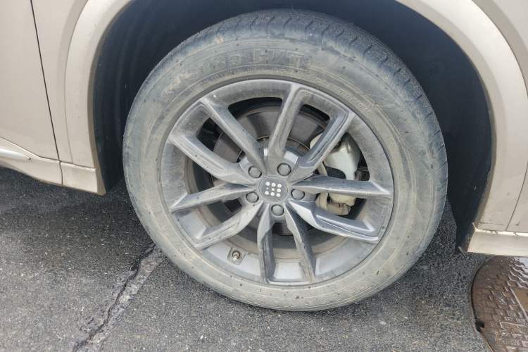 Used Landian E5 2023 1.5L DE-i 100KM Comfort Edition 7-Seater Right Front Wheel Hub