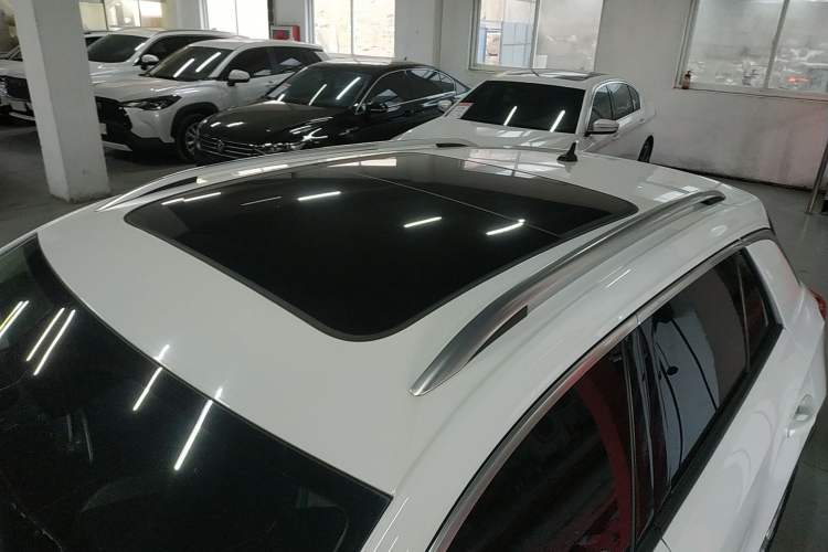 Used Volkswagen T-ROC 2019 280TSI DSG Two-Wheel Drive Advanced Version China VI Standard Roof