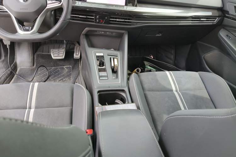 Used Volkswagen Golf 2021 280TSI DSG R-Line Gear Lever