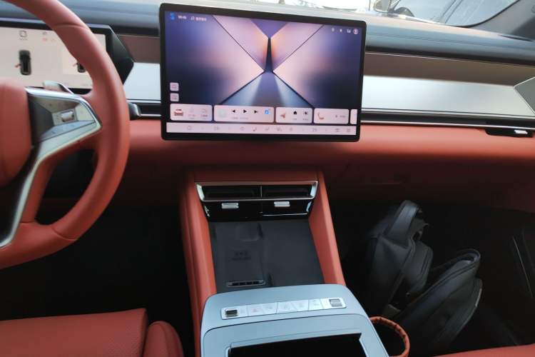 Used BYD Tang L 2025 DM 200KM Four-Wheel Drive LiDAR Flagship Model Audio And AC Panel