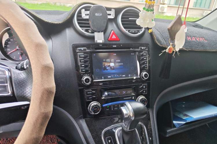 Used Haval H6 2017 Classic Edition 1.5T Automatic Two-Wheel Drive Elite Model Audio And AC Panel