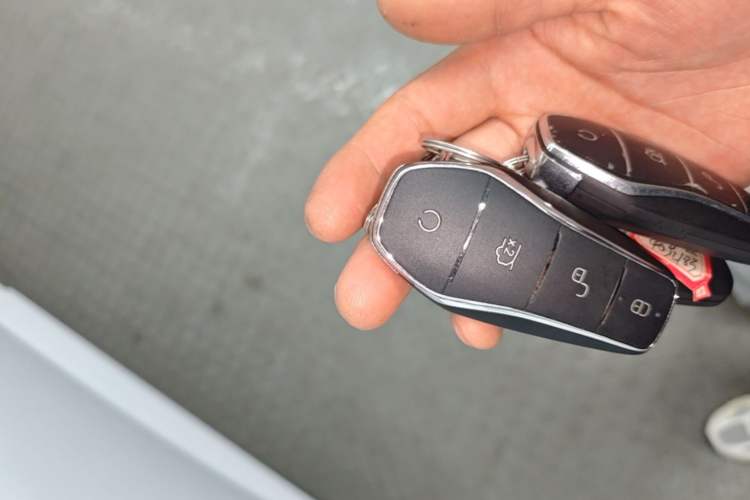 Used BYD Qin L 2025 DM-i Smart Drive 120KM Superior Model Vehicle Key