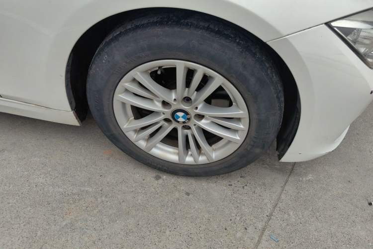 Used BMW 3 Series 2014 320Li Fashion Model
