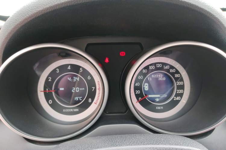 Used Bestune X80 2013 2.0L manual base trim