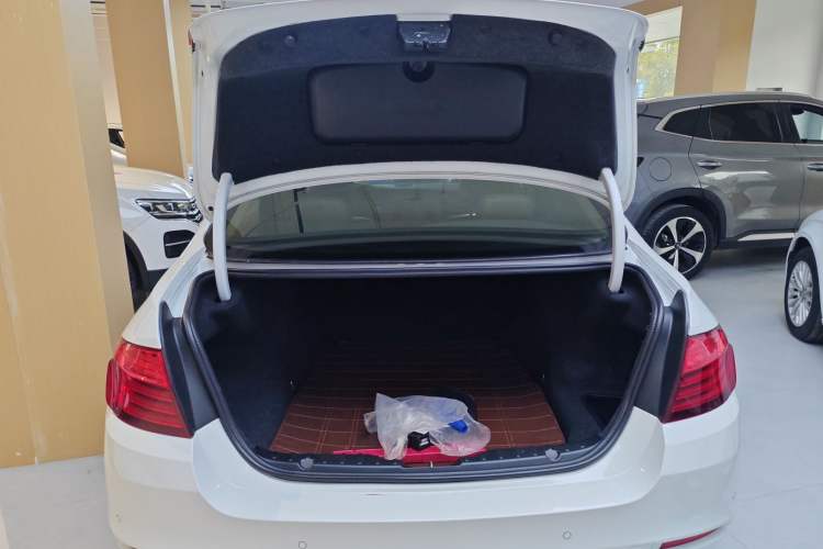 Used BMW 5 Series 2015 520i Elegant Edition
