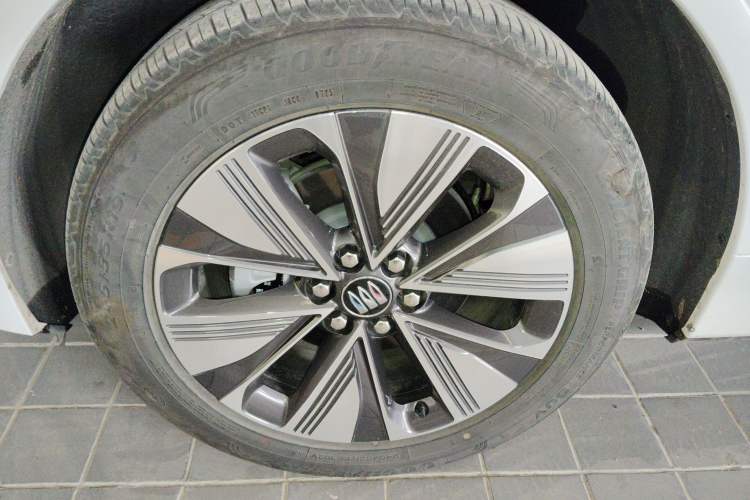 Used Buick E5 2025 Model 620KM Prestige Edition