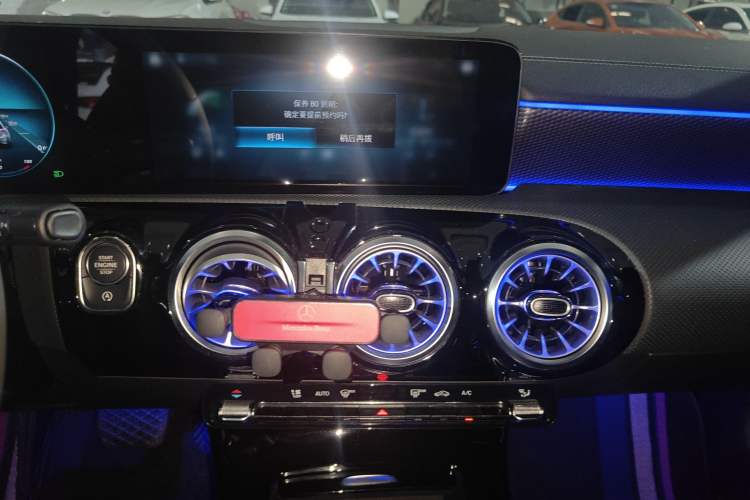 Used Mercedes-Benz A-Class 2022 Revised Version A 200 L Sport Sedan Fashionable Style