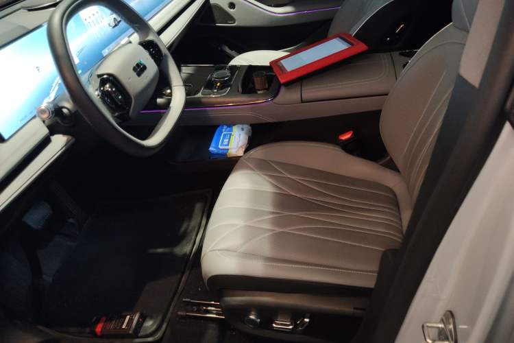 Used Geely Galaxy E8 2025 700 km Long-Range Intelligent Driving Version
