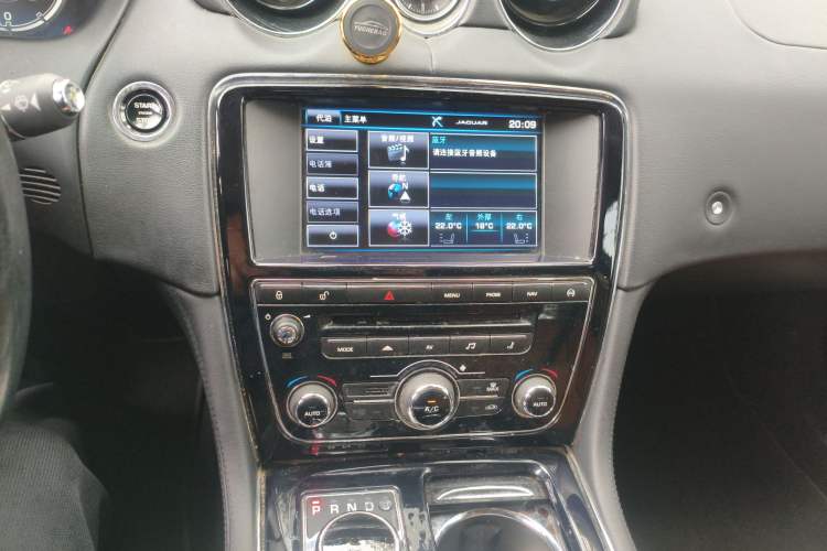 Used Jaguar XJ 2014 XJL 2.0T Two-Wheel Drive Panoramic Business Edition
