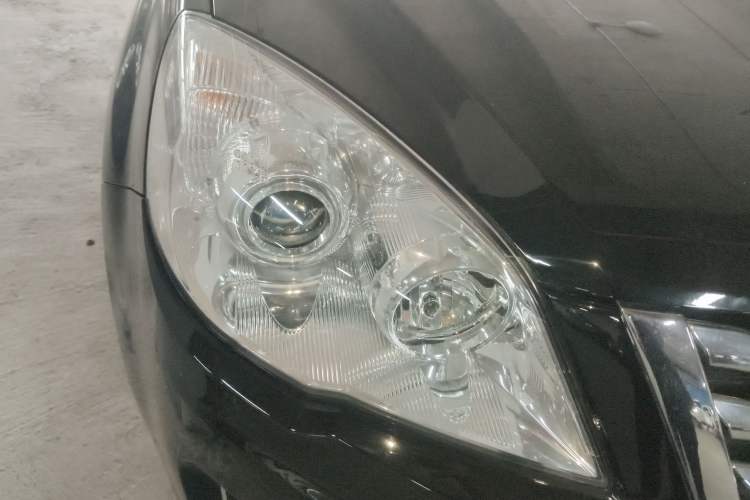 Used Haval H6 2016 Upgraded Model 1.5T Manual Two-Wheel Drive Elite Version Right Front Headlight