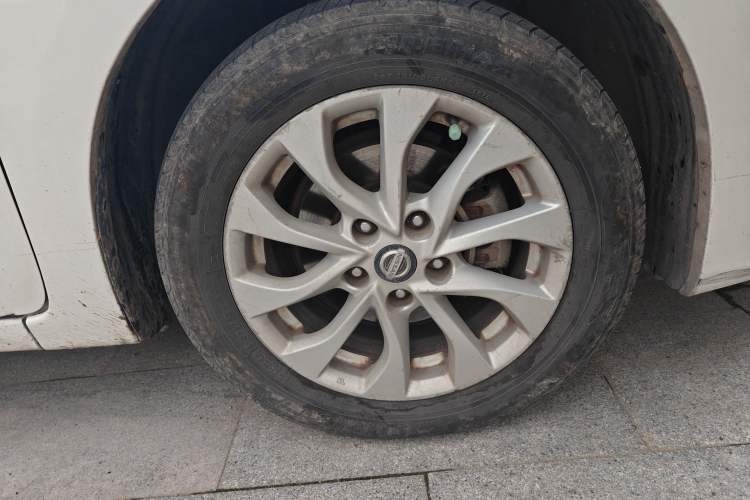 Used Nissan Sylphy 2016 1.6 XL CVT Luxury Edition Right Front Wheel Hub