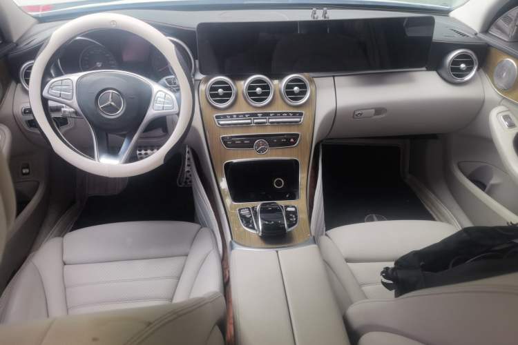Used Mercedes-Benz C-Class 2016 C 200 L 4MATIC Center Console