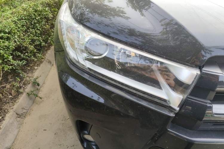 Used Toyota Highlander 2018 2.0T Two-Wheel Drive Elite Version 5 Seats China VI Standard
