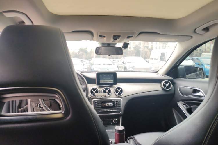 Used Mercedes-Benz GLA 2015 GLA 200 Fashion Model