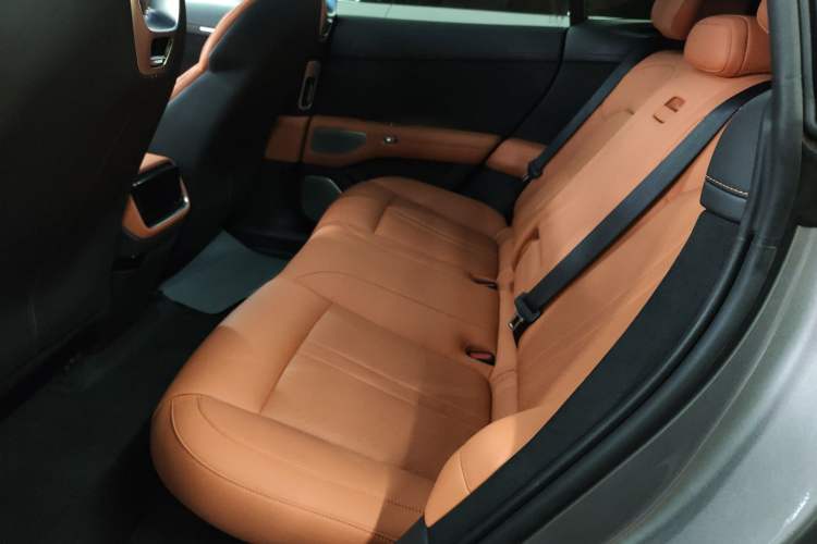 Used Xiaomi Auto YU7 2025 Ultra-Long Range High-Performance All-Wheel-Drive Max Edition
