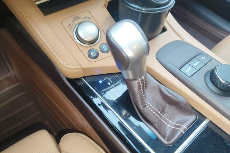 Used Lexus ES 2015 300h Comfort Edition