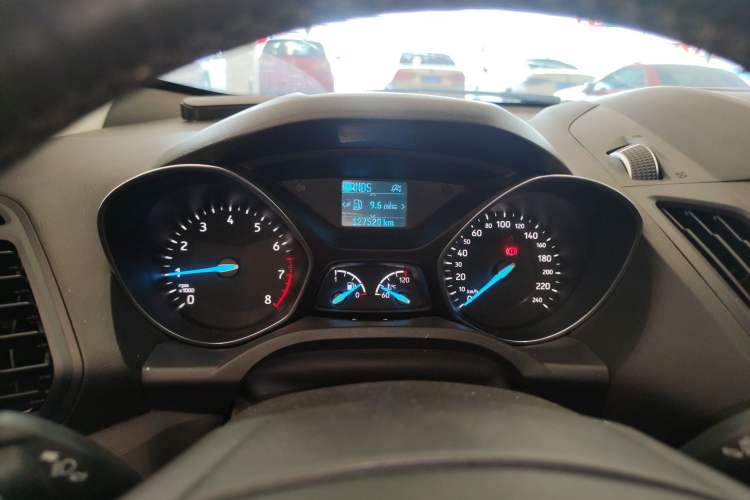 Used Ford Kuga 2019 EcoBoost 180 Two-Wheel-Drive Platinum Edition China VI Standard Instrument Cluster