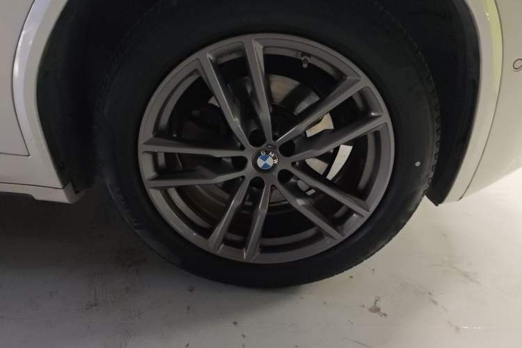 Used BMW X3 2019 xDrive28i M Sport Package Right Front Wheel Hub
