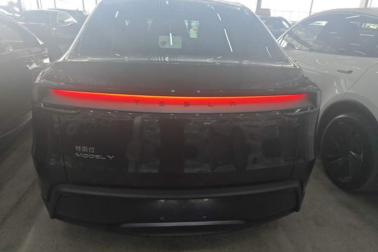 Used Tesla Model Y 2025 Rear-Wheel Drive First Edition
