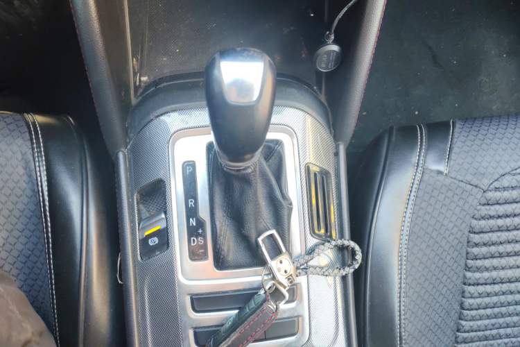 Used CHANGAN CS55 2018 1.5T Automatic Colorful Edition China V Standard Gear Lever