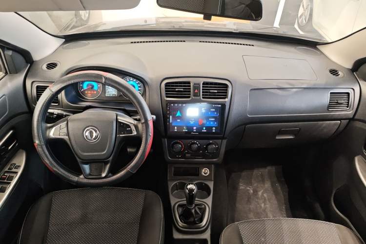 Used Dongfeng Fengon 330 2019 1.5L Manual Practical II China VI
