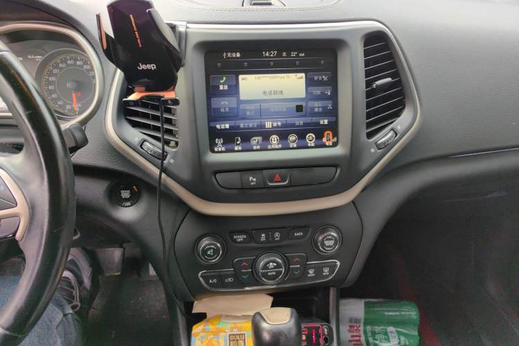 Used Jeep Cherokee 2017 2.0L Superior Edition
