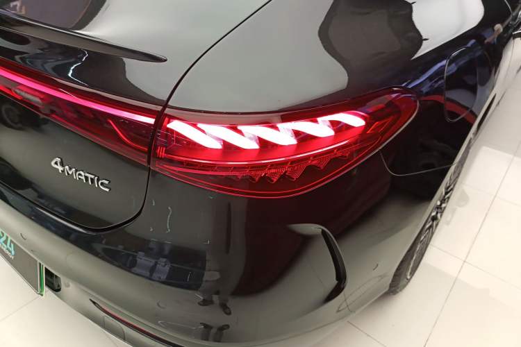 Used Mercedes-Benz EQS 2022 Updated 580 4MATIC Right Rear Taillight