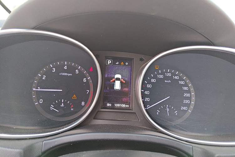 Used Hyundai Santa Fe 2017 2.4L Automatic Two-Wheel Drive Smart Version 5 Seats
