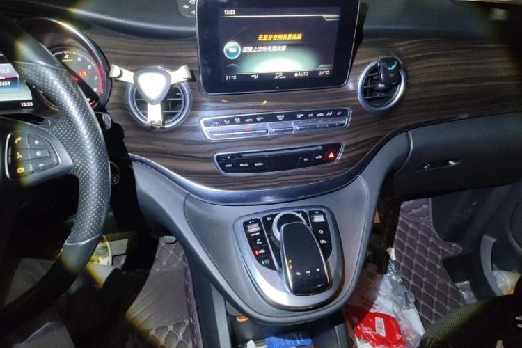 Used Mercedes-Benz V-Class 2017 V 260 Avantgarde Edition