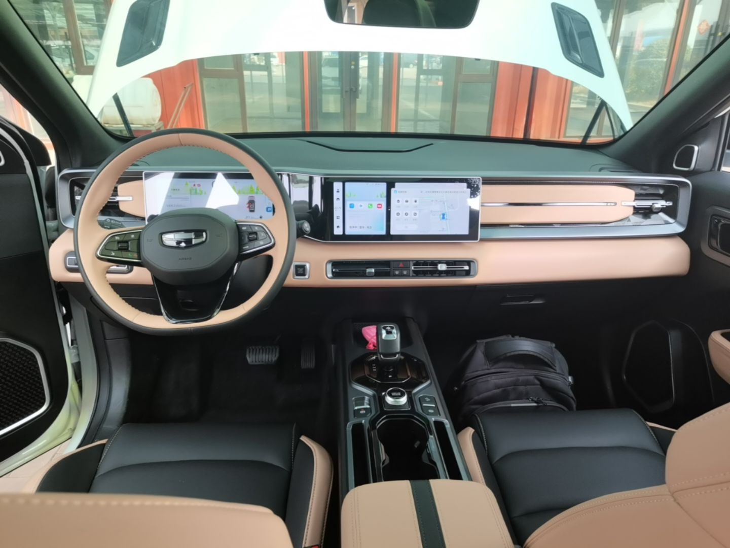 Geely Auto icon 2023 1.5TD Chocolate Smoothie Edition — снимка 12