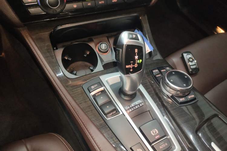 Used BMW 5 Series 2014 525Li Luxury Design Package