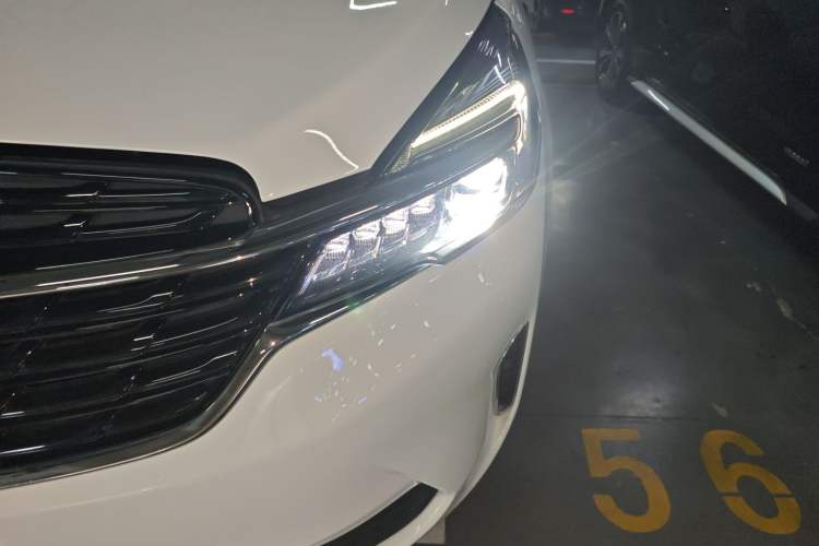 Used Buick GL8 2022 Land Business Class 652T Luxury Model Left Front Headlight