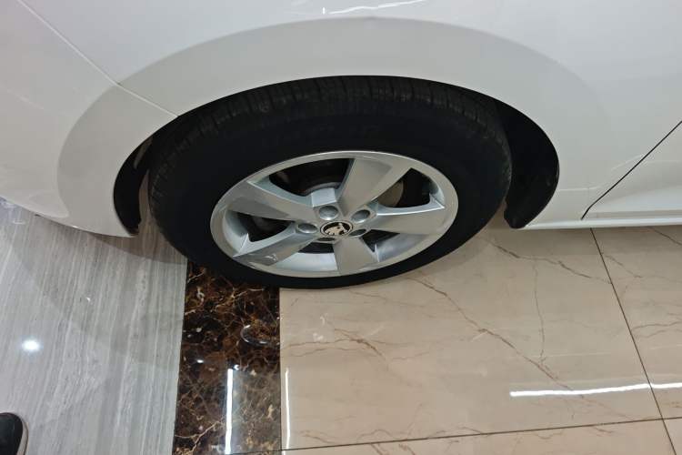 Used Skoda Rapid Spaceback 2016 Revised 1.6L Automatic Chuanxing Version
