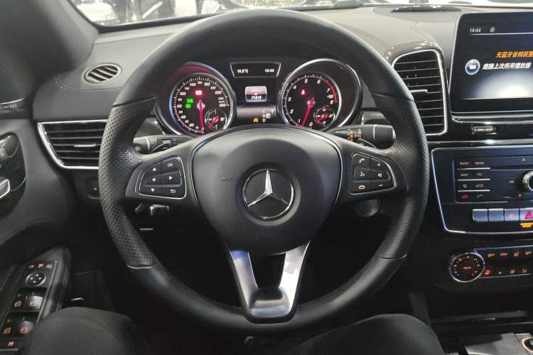 Used Mercedes-Benz GLE-Class 2019 GLE 400 4MATIC Exclusive Edition