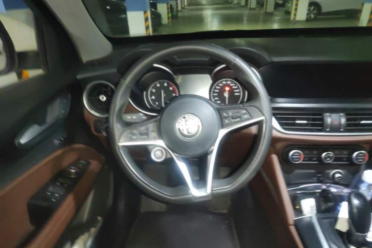 Used Alfa Romeo Stelvio 2017 2.0T 200HP Luxury Edition
