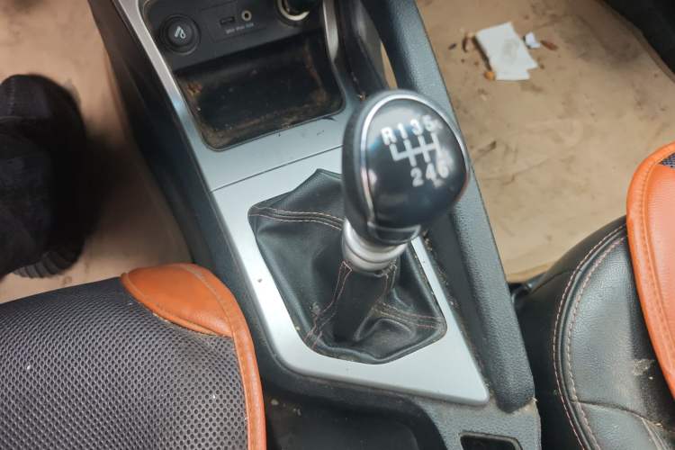 Used JAC Group Refine S3 2014 1.5L Manual Luxury Smart Model Gear Lever