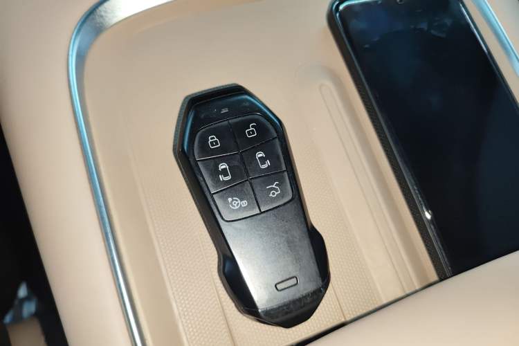 Used XPeng X9 2024 702 Ultra-Long Range Max