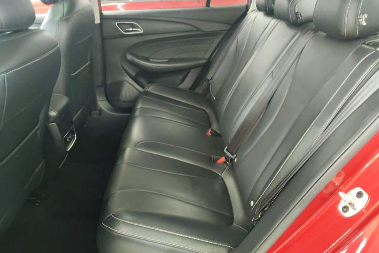 Used Roewe i5 2020 1.5L Automatic 4G Connect Luxury Flagship Edition
