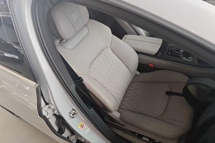 Used BYD Han 2025 DM-i 125KM Prestige Model Right Front Seat