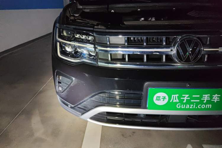 Used Volkswagen Teramont 2023 380TSI Four-Wheel Drive Prestige Flagship Edition Right Front Headlight