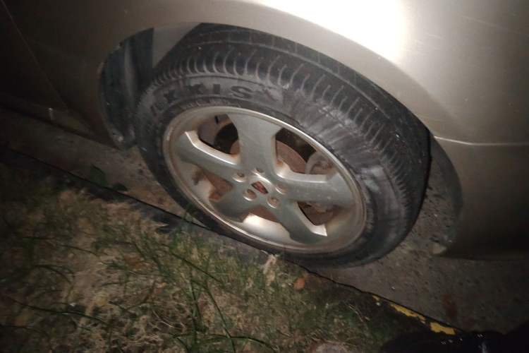 Used Roewe 350 2013 350C 1.5L Automatic Xunyue Edition Right Front Wheel Hub